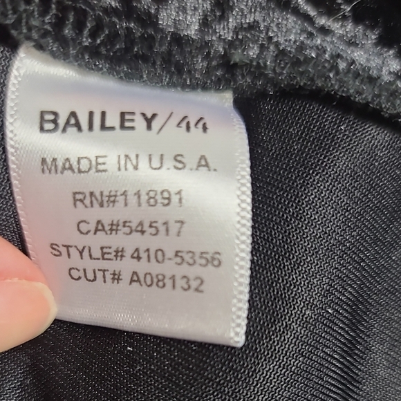 BAILEY 44 Black Velvet Women's Buttoned Blazer Size Medium - Picture 3 of 16